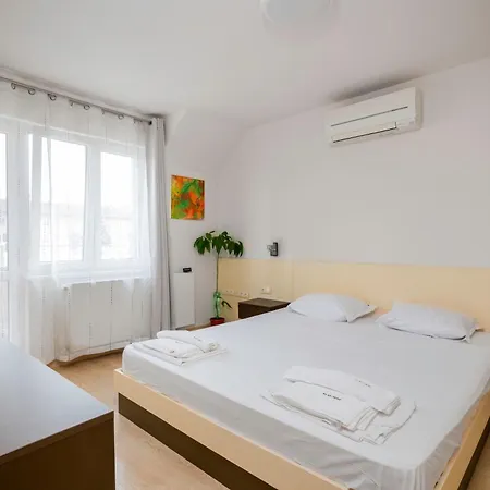 Spacious 2bd Flat With Secure Free Parking Sofia