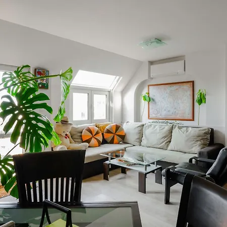 Spacious 2bd Flat With Secure Free Parking Sofia